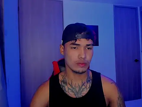 Snapshot of thomas_latin_boy chatting on September 2025 01:49:02 AM thomas latin boy online show from September 2025 01:49:02 AM