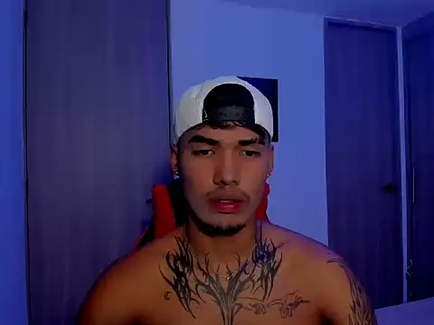 Snapshot of thomas_latin_boy chatting on September 2025 06:40:02 PM thomas latin boy online show from September 2025 06:40:02 PM