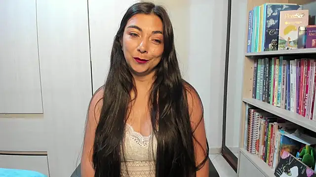 Snapshot of Karla_hernandez_ chatting on August 2026 10:32:01 AM Karla hernandez online show from August 2026 10:32:01 AM