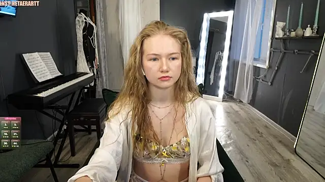 Alexandra Demore online show from May 2026 07:44:02 PM