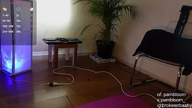 droolingdollfacee online show from September 2025 10:10:01 PM