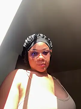 ashley Tompson1 online show from December 2025 02:54:01 PM