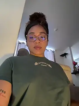 ashley Tompson1 online show from April 2026 08:21:01 PM