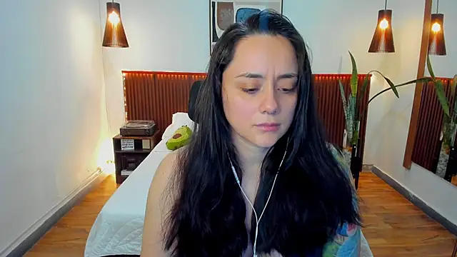 KatherineBond online show from February 2026 07:10:01 PM