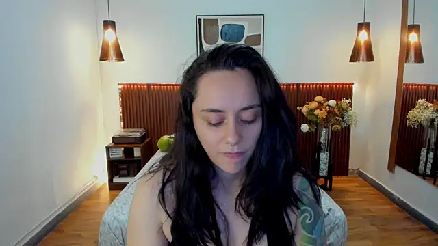 Snapshot of KatherineBond chatting on May 2026 07:09:02 PM KatherineBond online show from May 2026 07:09:02 PM