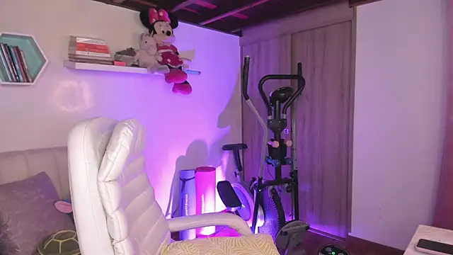 Nataliia 09 online show from November 2025 07:27:01 PM