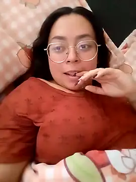 Peach-Lawrence online show from December 2024 06:30:02 PM