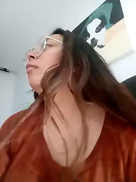 Peach-Lawrence online show from December 2024 11:03:02 PM