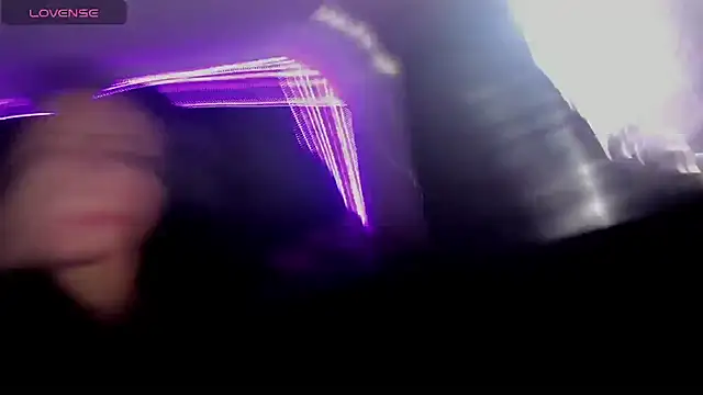 chica Hetfield online show from January 2026 01:24:01 PM