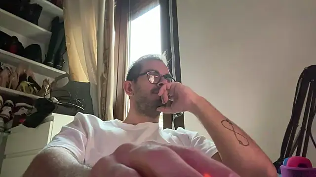 vogliososexboy1993 online show from November 2025 03:45:02 PM