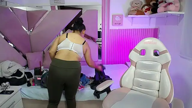  Miaaleon online show from October 2025 12:50:01 PM