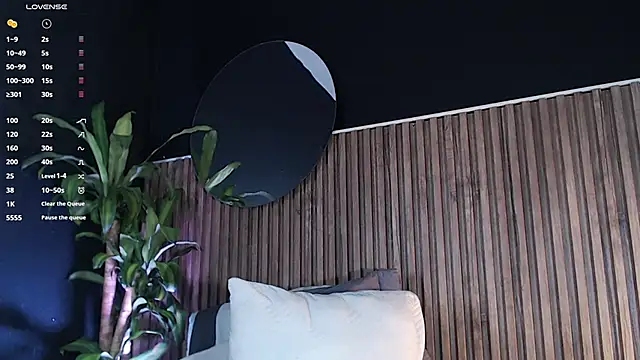 DilanJonnes  online show from December 2024 01:00:02 AM