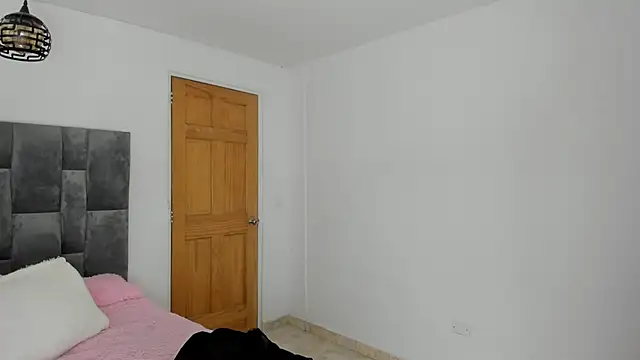 Snapshot of _Little_angel69 chatting on February 2025 12:37:01 AM  Little angel69 online show from February 2025 12:37:01 AM