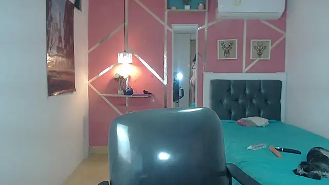 emy 0 online show from February 2025 06:18:01 AM