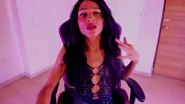 carolinemiller7 online show from October 2025 05:07:01 AM