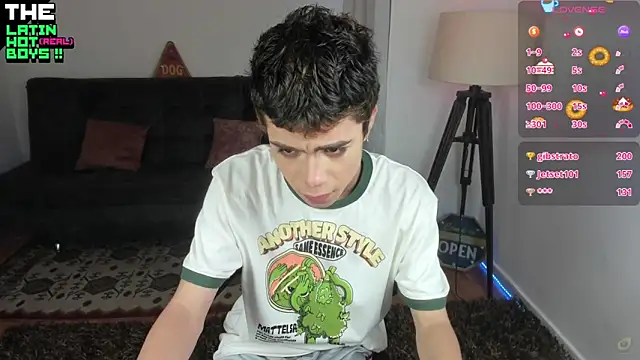 Snapshot of MyLatinHotBoys chatting on December 2024 08:37:02 PM MyLatinHotBoys online show from December 2024 08:37:02 PM