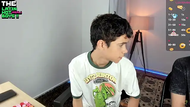 Snapshot of MyLatinHotBoys chatting on December 2024 10:40:02 PM MyLatinHotBoys online show from December 2024 10:40:02 PM