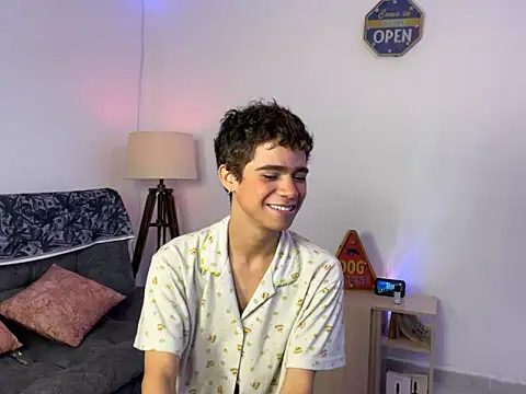 Snapshot of MyLatinHotBoys chatting on January 2025 08:31:02 PM MyLatinHotBoys online show from January 2025 08:31:02 PM