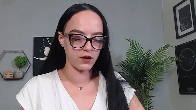 Snapshot of IzabelllNoir chatting on April 2026 10:17:02 AM IzabelllNoir online show from April 2026 10:17:02 AM