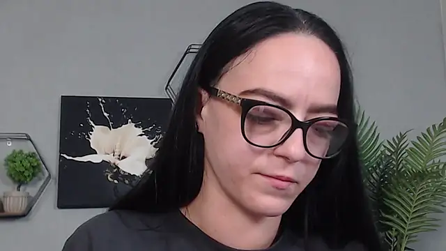 Snapshot of IzabelllNoir chatting on April 2026 09:01:02 AM IzabelllNoir online show from April 2026 09:01:02 AM
