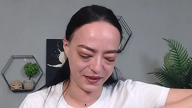Snapshot of IzabelllNoir chatting on May 2026 11:06:01 AM IzabelllNoir online show from May 2026 11:06:01 AM