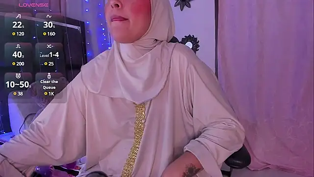 Snapshot of AishaAmin_ chatting on January 2025 06:45:01 AM AishaAmin online show from January 2025 06:45:01 AM