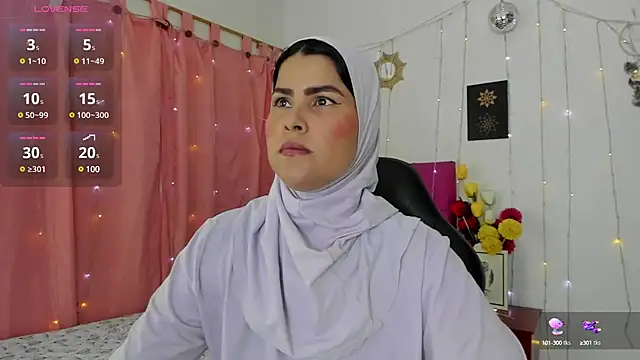 Snapshot of AishaAmin_ chatting on January 2025 12:11:02 PM AishaAmin online show from January 2025 12:11:02 PM