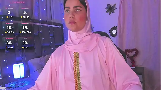 Snapshot of AishaAmin_ chatting on February 2025 05:49:02 AM AishaAmin online show from February 2025 05:49:02 AM