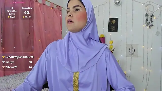Snapshot of AishaAmin_ chatting on February 2025 04:03:02 PM AishaAmin online show from February 2025 04:03:02 PM