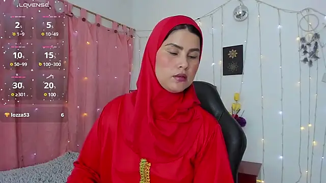 Snapshot of AishaAmin_ chatting on February 2025 03:52:01 PM AishaAmin online show from February 2025 03:52:01 PM