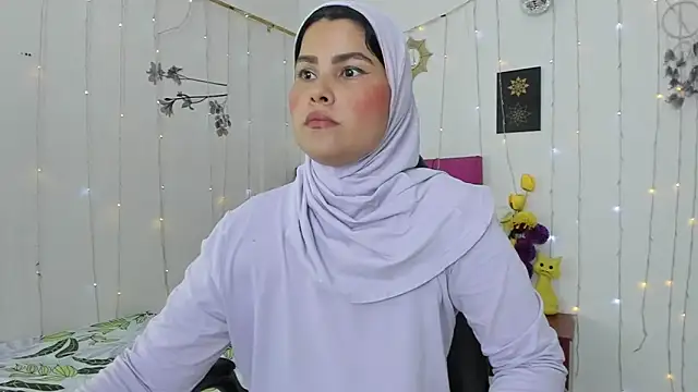 Snapshot of AishaAmin_ chatting on March 2025 12:12:01 PM AishaAmin online show from March 2025 12:12:01 PM