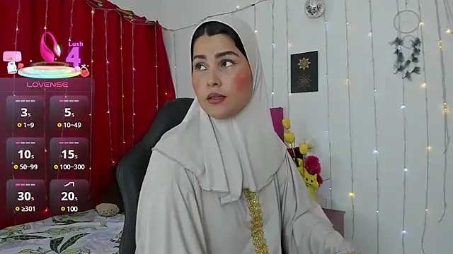 Snapshot of AishaAmin_ chatting on March 2025 12:15:01 PM AishaAmin online show from March 2025 12:15:01 PM
