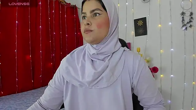 Snapshot of AishaAmin_ chatting on March 2025 12:11:01 PM AishaAmin online show from March 2025 12:11:01 PM