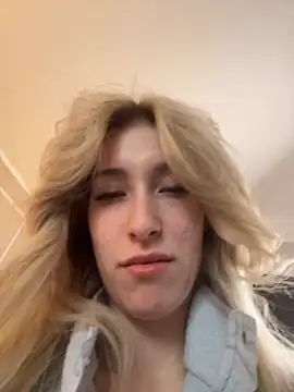 Snapshot of SerenaBennet chatting on November 2025 11:25:01 AM SerenaBennet online show from November 2025 11:25:01 AM