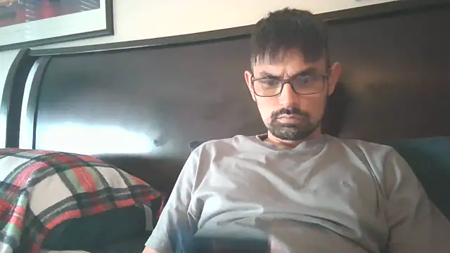 Snapshot of spence204011 chatting on June 2026 10:56:02 PM spence204011 online show from June 2026 10:56:02 PM