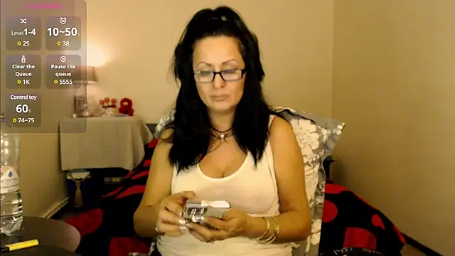 Snapshot of YourDreamLoverr chatting on February 2025 10:07:02 PM YourDreamLoverr online show from February 2025 10:07:02 PM