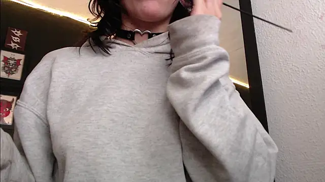 Snapshot of niakat_ chatting on December 2024 03:52:02 AM niakat  online show from December 2024 03:52:02 AM