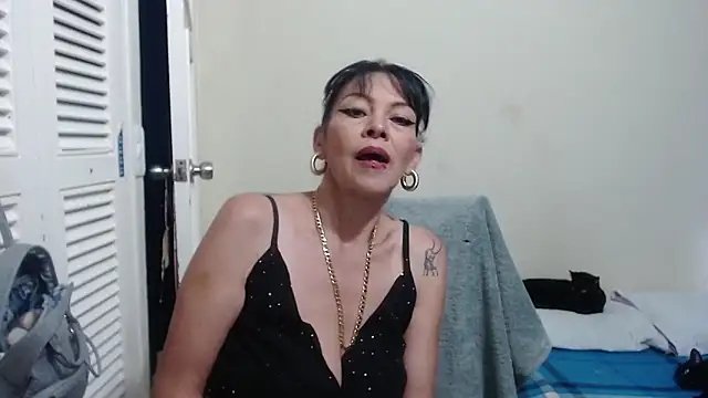 Snapshot of electra-mommy chatting on February 2025 04:04:01 PM electra-mommy online show from February 2025 04:04:01 PM