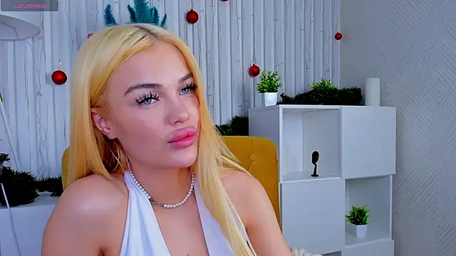 Snapshot of Angel_Sapphire_ chatting on January 2025 03:05:02 PM Angel Sapphire online show from January 2025 03:05:02 PM