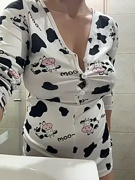 AtheneaRossi online show from April 2026 10:21:02 AM