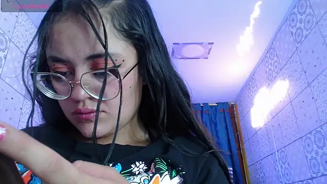 vitoria23  online show from March 2025 01:24:02 PM