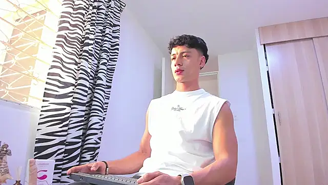 Sebastian-Dash online show from March 2025 10:31:02 PM