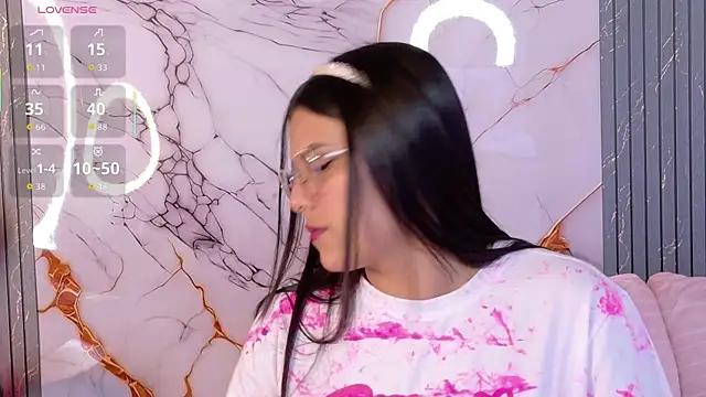 Snapshot of Shasa_8 chatting on November 2025 08:10:01 PM Shasa 8 online show from November 2025 08:10:01 PM