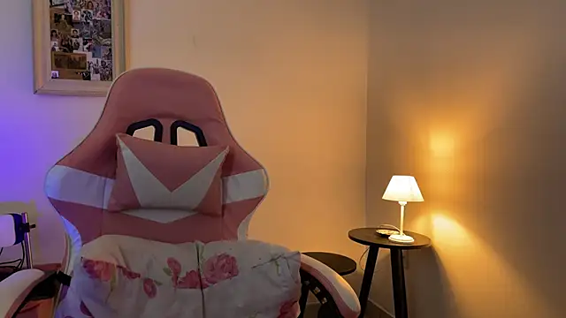 SweetPaige  online show from February 2026 11:41:01 PM