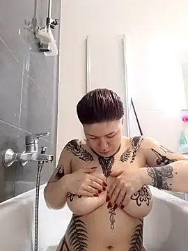 divine eve online show from April 2026 10:18:02 AM