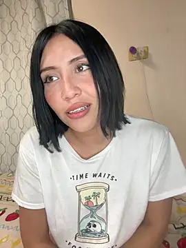 Snapshot of LunaAurora3 chatting on November 2025 06:46:02 AM LunaAurora3 online show from November 2025 06:46:02 AM