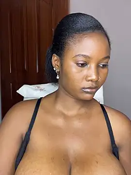 Snapshot of chocogirl01 chatting on February 2025 08:00:02 AM chocogirl01 online show from February 2025 08:00:02 AM