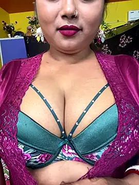 Snapshot of OrgsmMust chatting on October 2025 06:40:01 PM OrgsmMust online show from October 2025 06:40:01 PM