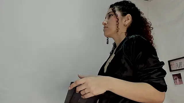 Snapshot of gabriela_duarte1 chatting on February 2025 11:30:01 AM gabriela duarte1 online show from February 2025 11:30:01 AM