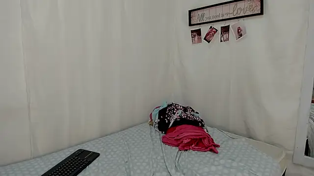 Snapshot of gabriela_duarte1 chatting on February 2025 05:05:01 AM gabriela duarte1 online show from February 2025 05:05:01 AM